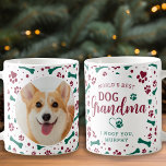 Taza De Café Perro Abuela Abuela Personalizado Mascota Navidade<br><div class="desc">¡Feliz Navidad a la mejor abuela del perro! ¡Dale a la abuela un lindo tazón de fotos mascota personalizado de su mejor amiga y nieta favorita, el perro! Nuestro perro Navidades de la abuela Coffee Mug presenta estampados de pata rojas y verdes y patrones de huesos. "Feliz Navidad - Mejor...</div>