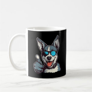 Taza De Café Perro con gafas de sol divertidas dando pulgares h