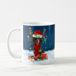 Taza De Café Perro de Dachshund en la nieve con regalos de Navi