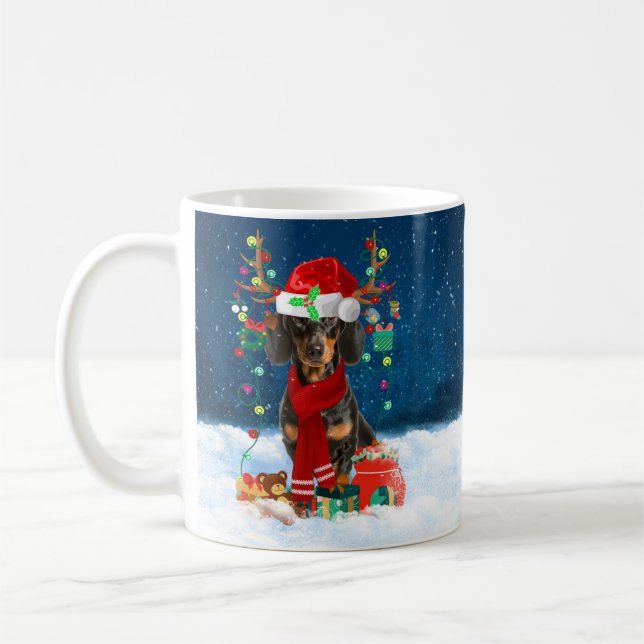 Taza De Café Perro de Dachshund en la nieve con regalos de Navi (Izquierda)