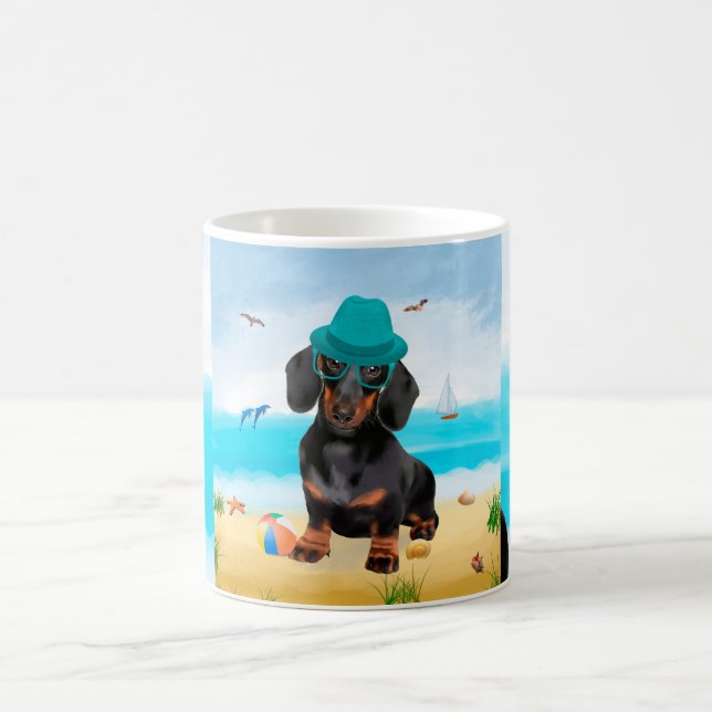 Taza De Café Perro de Dachshund en la playa (Centro)