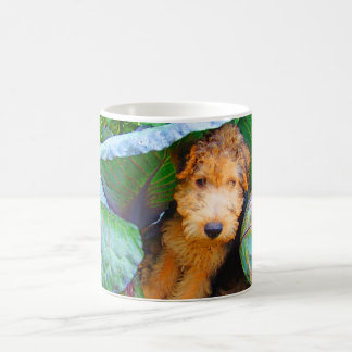 Taza De Café Perro de Jubal debajo de la hoja de la col--seque