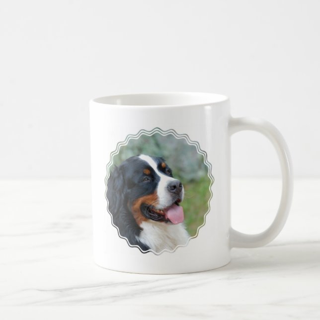 Taza De Café Perro de montaña de Bernese lindo (Derecha)