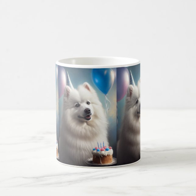 Taza De Café Perro esquimal americano con cumpleaños de globos (Centro)