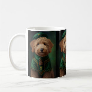 Taza De Café Perro Goldendoodle con vestido del Día de San Patr