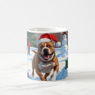 Taza De Café Perro Pitbull corriendo en la nieve con sombrero d