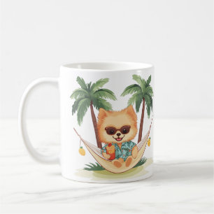 Taza De Café Perro Pomeraniano En Una Camisa Hamaca Hawaiana