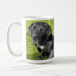 Taza De Café Perro recuperador del antiguo labrador negro