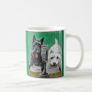 Taza De Café Perros escoceses Blackie y Whitie en la radio