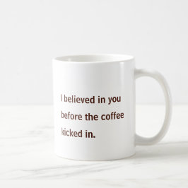 Taza De Café Personaje de grano de café confiado
