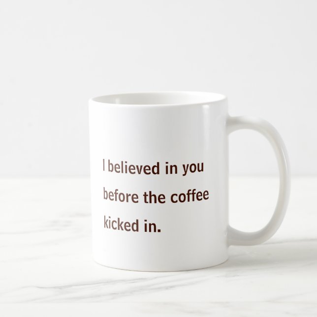 Taza De Café Personaje de grano de café confiado (Derecha)