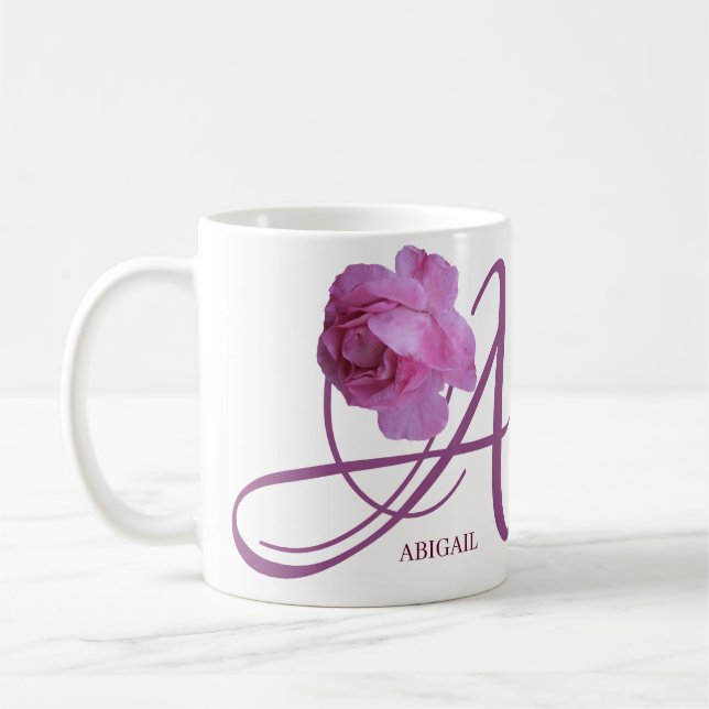 Taza De Café Personalizable Abigail nombre flores rosadas boho (Izquierda)