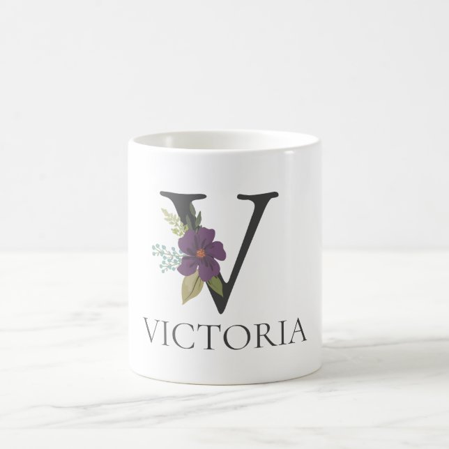 Taza De Café Personalizable floral moderno letra monogramada V (Centro)