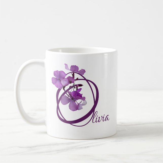Taza De Café Personalizable Olivia nombre bonito morado floral  (Izquierda)
