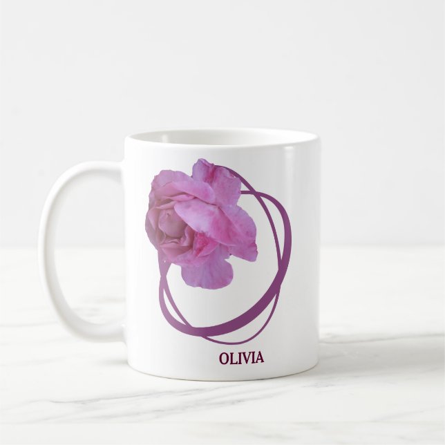 Taza De Café Personalizable Olivia nombre bonito rosa rosa flor (Izquierda)