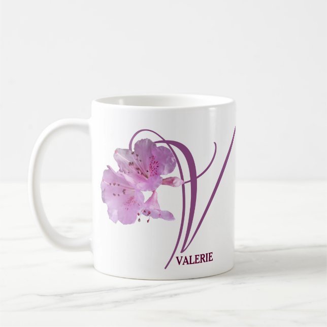 Taza De Café Personalizable Valerie nombre flores rosadas boho (Izquierda)