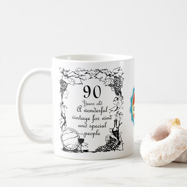 Taza De Café Personalización del vino de cosecha de 90 años (Con donut)