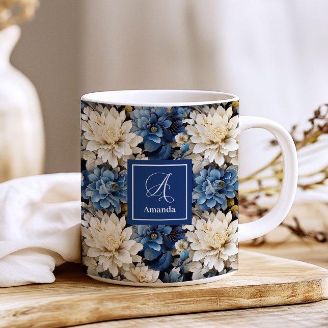 Taza de café personalizada con flores de marfil az (Trendy Blue Ivory Flowers Personalized Coffee Mug)