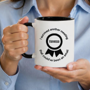 Taza de café personalizada divertida con insignia 