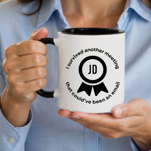 Taza de café personalizada divertida con insignia 
