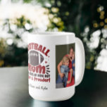 Taza De Café Personalizado 2 Foto de mamá Mug<br><div class="desc">¡Puntee en un toque de estilo con nuestra personalizado de fútbol foto mamá mug! Celebra tu dedicación al juego y a tu jugador con esta obra maestra personalizada. Con espacio para dos fotos preciadas, es la combinación perfecta de espíritu de equipo y toque personal. Ya sea que estés animando desde...</div>