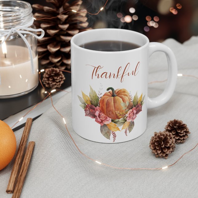 Taza De Café Personalizado Agradecimiento Día de Acción de Grac (Thanksgiving Thankful Fall Leaves and Pumpkin Custom 11oz White Coffee Mug)