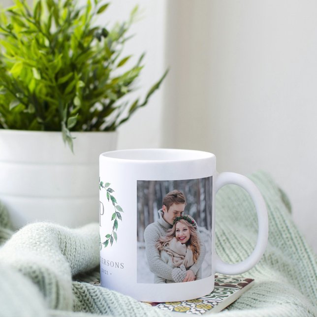 Taza De Café Personalizado Delicate Wreath Greenery Monograma F (Subido por el creador)