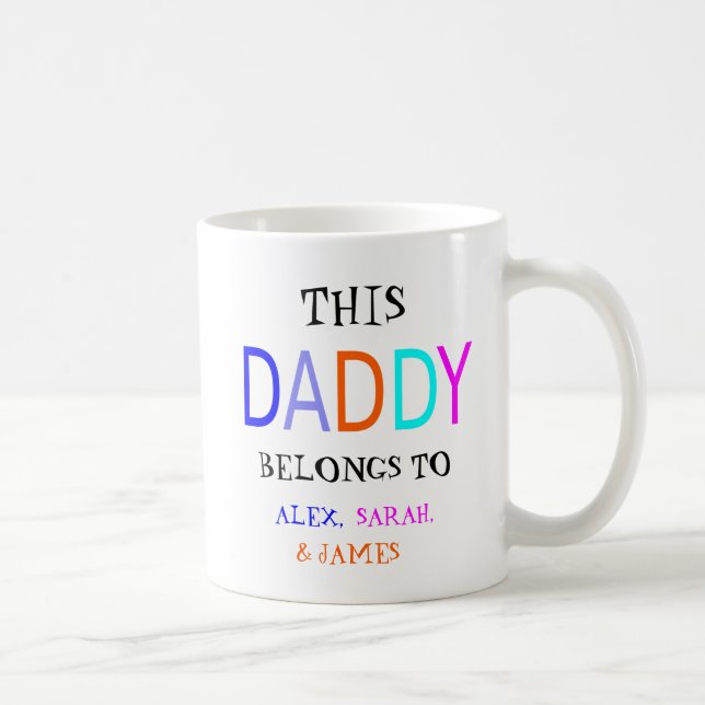 Taza De Café Personalizado Este Papá Pertenece A, (Derecha)