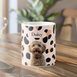 Taza De Café Personalizado Leopard Print Dog Photo con nombre<br><div class="desc">Disfruta de tu café matutino con un toque personalizado usando esta taza de café de leopardo personalizado con una foto de tu querido perro y su nombre. El moderno diseño de la impresión de leopardo rosa pastel añade un toque de diseño, lo que lo convierte en un regalo perfecto para...</div>