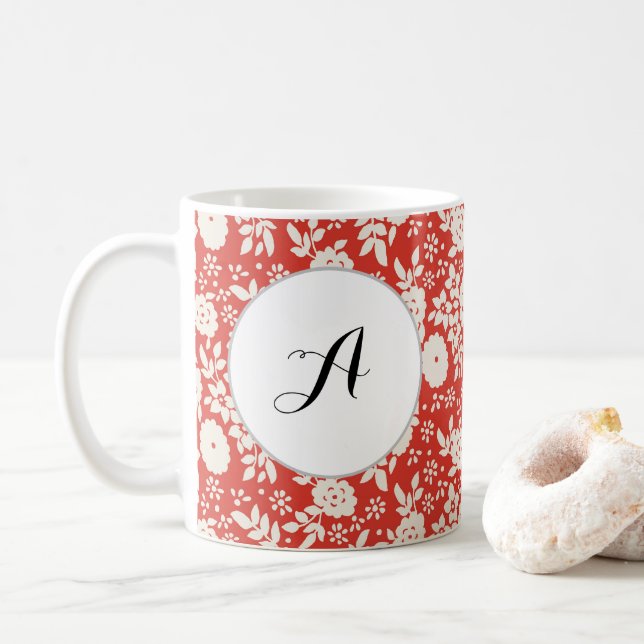 Taza De Café Personalizado Monograma Patrón de flor rojo (Con donut)