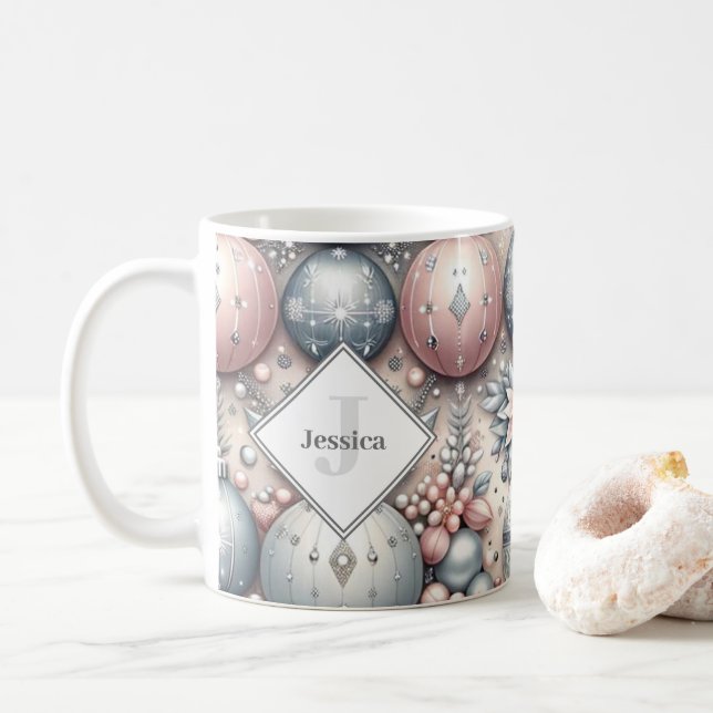Taza De Café Personalizado Navidades iniciales de plata y rosa (Con donut)