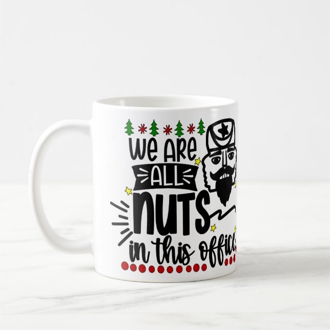 Taza De Café Personalizado Todos somos nueces en esta Navidad d (Izquierda)