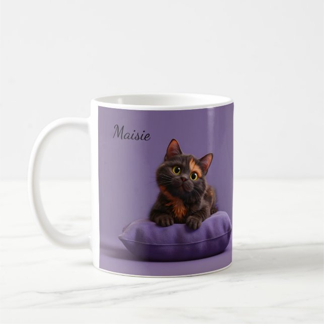 Taza De Café Personalizado Tortoiseshell Kitten en un colchón m (Izquierda)
