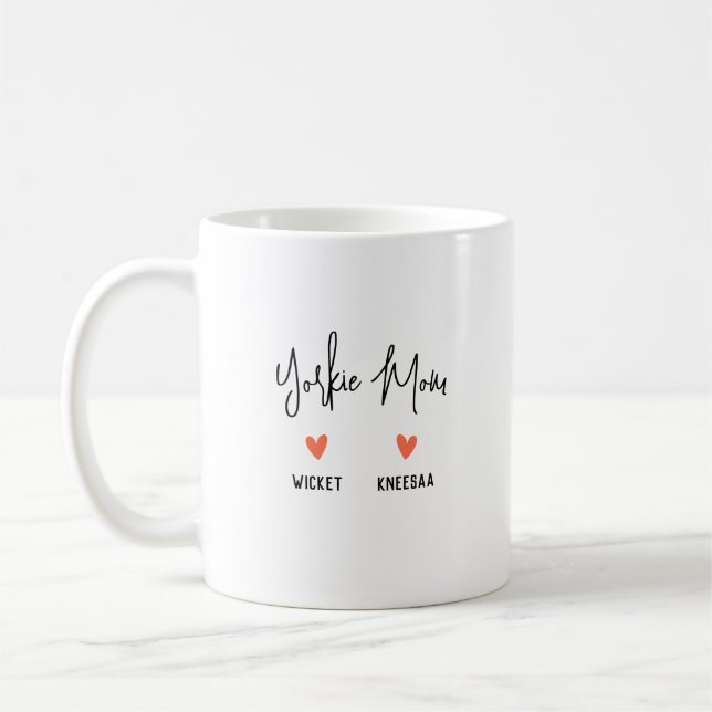 Taza De Café ¡Personalízalo! Yorkie Mom 2 Heart Name (Izquierda)