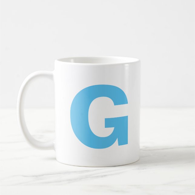 Taza De Café Personalizar el monograma inicial azul de guión mo (Izquierda)
