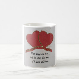 Taza De Café Personalizar el oro del corazón rojo destello de S