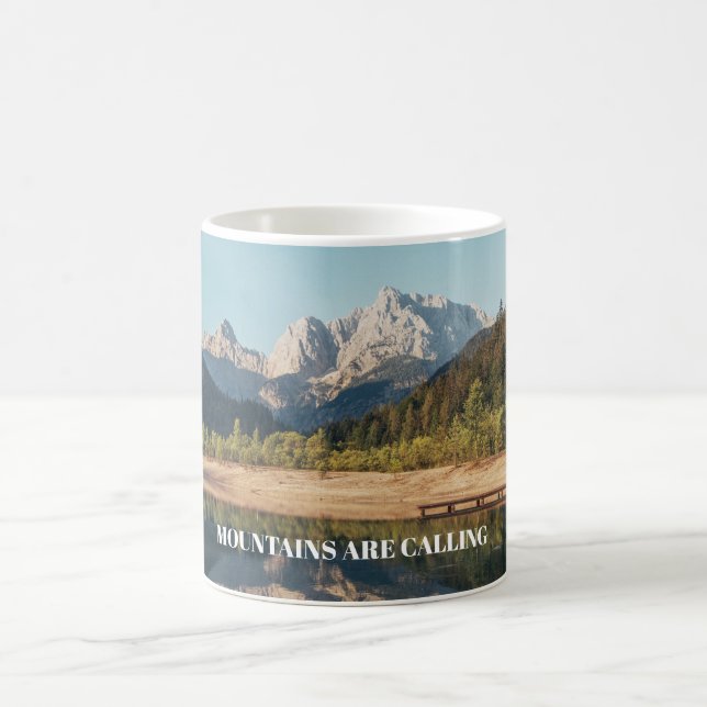 Taza De Café Personalizar Montañas llama al texto (Centro)