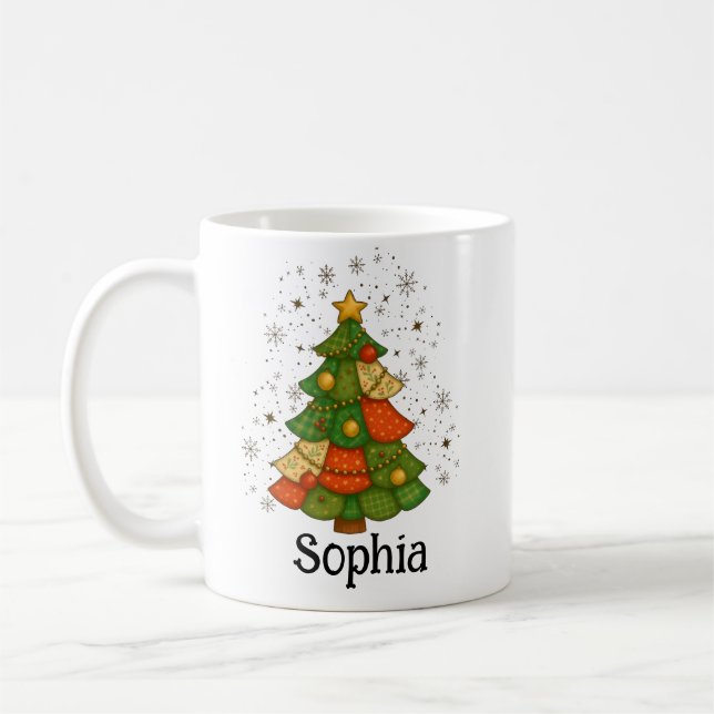 Taza De Café Personalized Patchwork Christmas Tree Holiday Cup  (Izquierda)