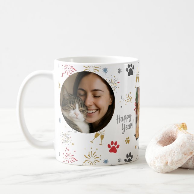 Taza De Café Personalized Three-Photo New Year's Pet Paw Print  (Con donut)