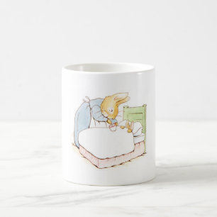 Taza De Café Peter Rabbit en cama (alimentado por su madre)