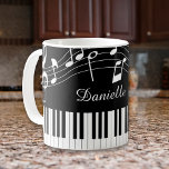 Taza De Café Piano Music Notes Script Name Black White<br><div class="desc">Música moderna y elegante con teclado de piano y notas musicales en blanco y negro personalizada con un nombre en un estilo de letra manuscrito editable. Ideal para profesores, músicos y profesionales de la música. CAMBIOS: Puede cambiar el color de fondo negro o el estilo, color, tamaño y ubicación del...</div>