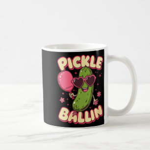 Taza De Café pickleball femenino en divertido cartoon de pickle