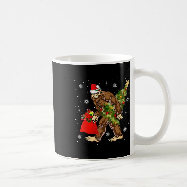 Taza De Café Pie grande con árbol de navidad Sasquatch Creyente (Derecha)