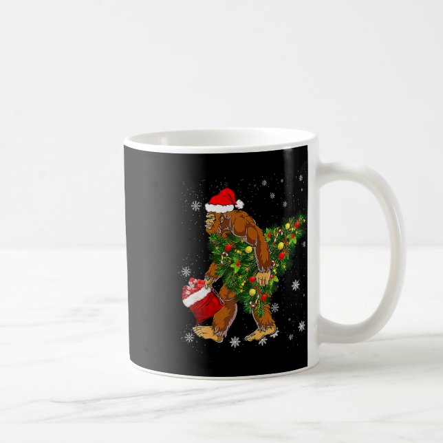 Taza De Café Pie grande con árbol de navidad Sasquatch Creyente (Derecha)