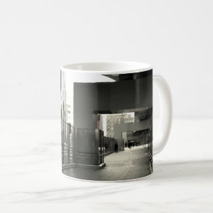 Taza De Café Piedra y vidrio: Shiodome Business District, Tokio