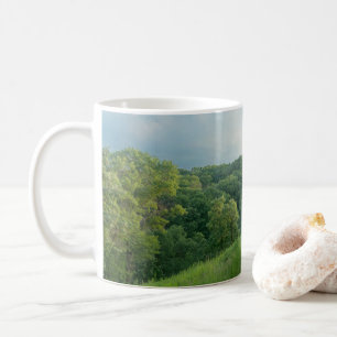 Taza De Café Pine Bend Bluff sobre los bosques del valle