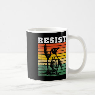 Taza De Café Pingüino gracioso resiste a los pingüinos en prote