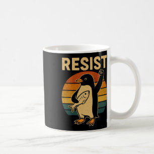 Taza De Café Pingüino gracioso resiste a los pingüinos en prote