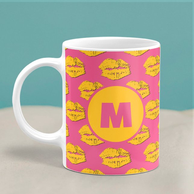 Taza De Café Pink and Yellow XOXO Kissing Lips Personalized (Subido por el creador)