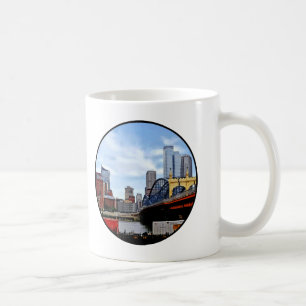 Taza De Café Pittsburgh PA - Tren por el puente Smithfield St